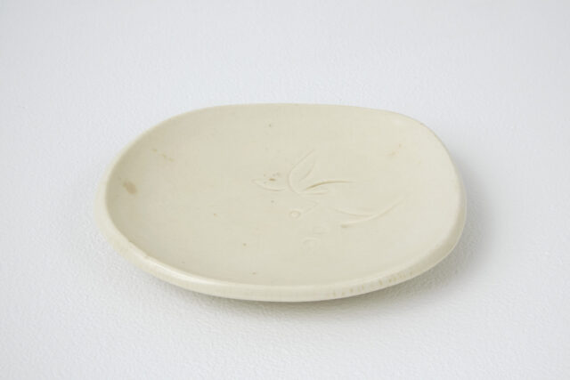 Minnie Negoro, 
plate,
ceramic, glaze,
c. 1950s,
6 ¼” x 5 ½” x 1 ¼”