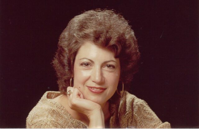 Headshot of Lois Bernstein